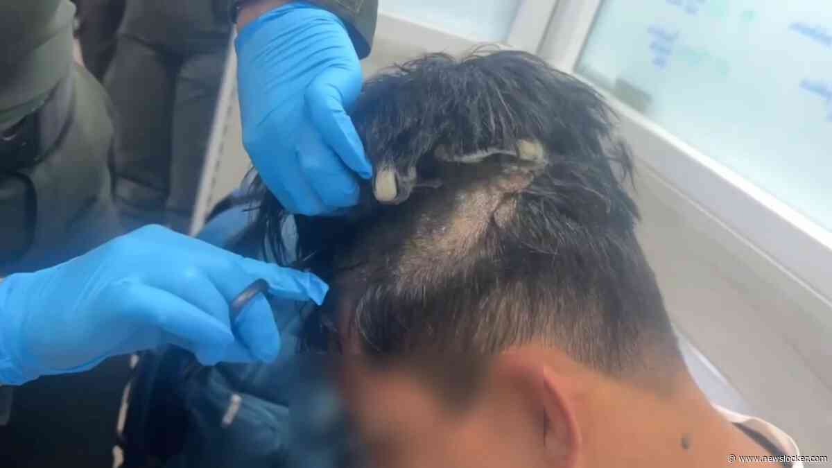 Man (40) onderweg naar Schiphol gearresteerd: honderden doses coke gevonden, verstopt in pruik