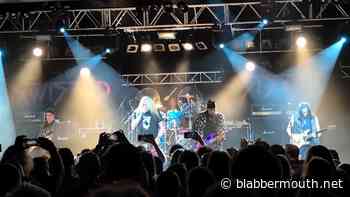 Watch: TWISTED SISTER Plays First Concert With SEBASTIAN BACH On Lead Vocals