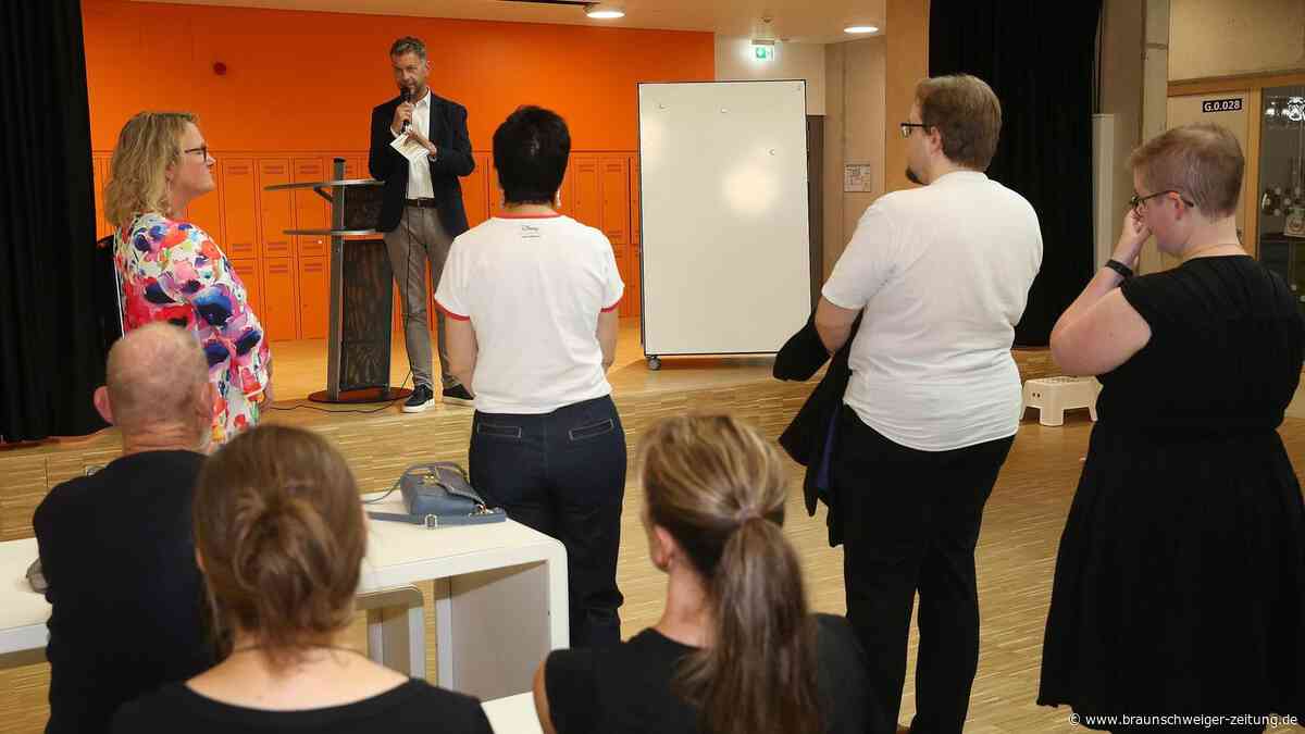 Neue Wolfsburger Grundschule ist fertig – nur draußen wird noch gebaut