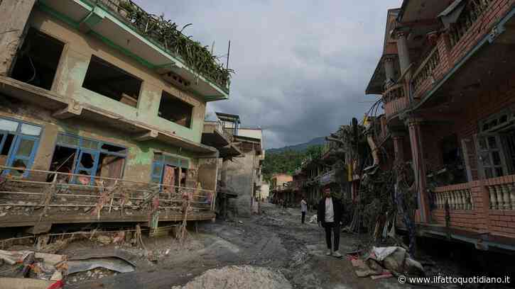 Nepal, si aggrava il bilancio delle inondazioni: quasi 3000 dispersi. Soccorsi rallentati da fango e persone intrappolate nei tunnel
