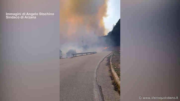 Incendio in Ogliastra, almeno 130 persone evacuate ad Arzana ed Elini – Video