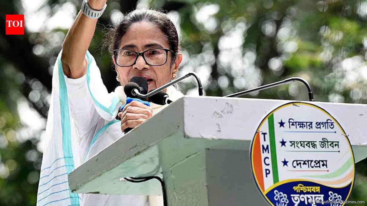 Case filed against Mamata Banerjee over violation of Calcutta high court order