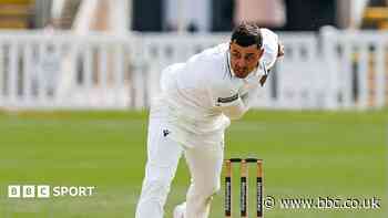 Pears bowl out Lancashire cheaply at Worcester