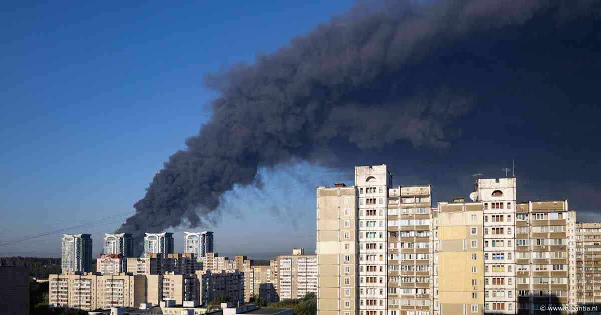 Oekraïne meldt 27 doden door Russische aanval bij Kyiv, Zelensky wil onderzoek naar munitieopslag