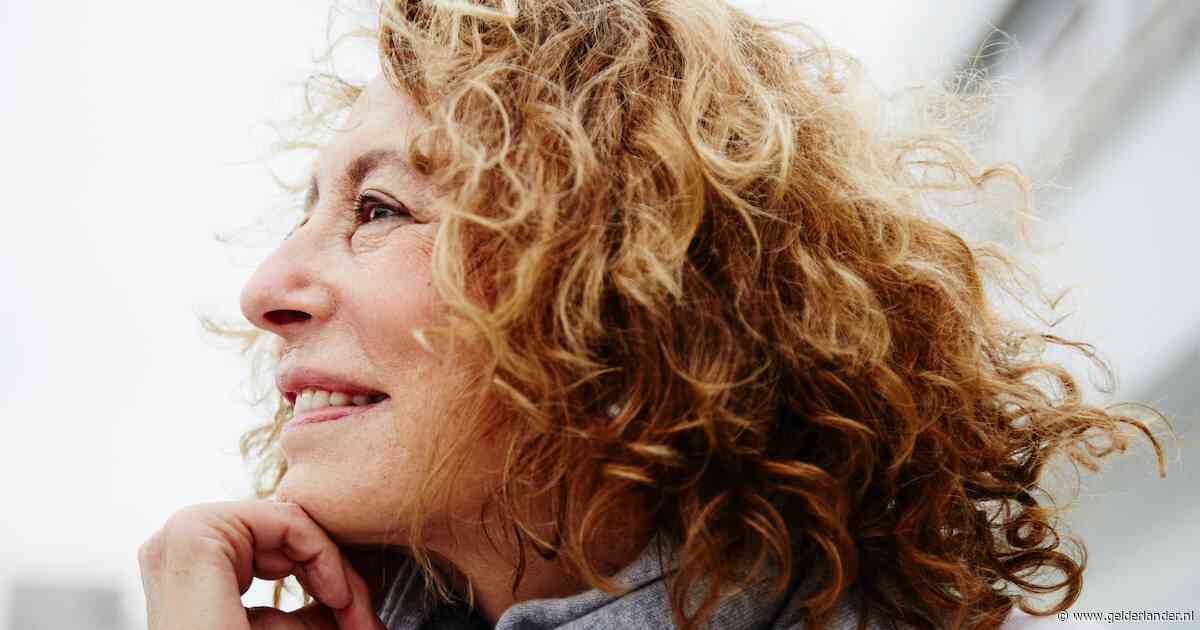 Na dertig jaar gaat Ellen (58) haar eigen pad op: ‘Ik heb de tijd van mijn leven’