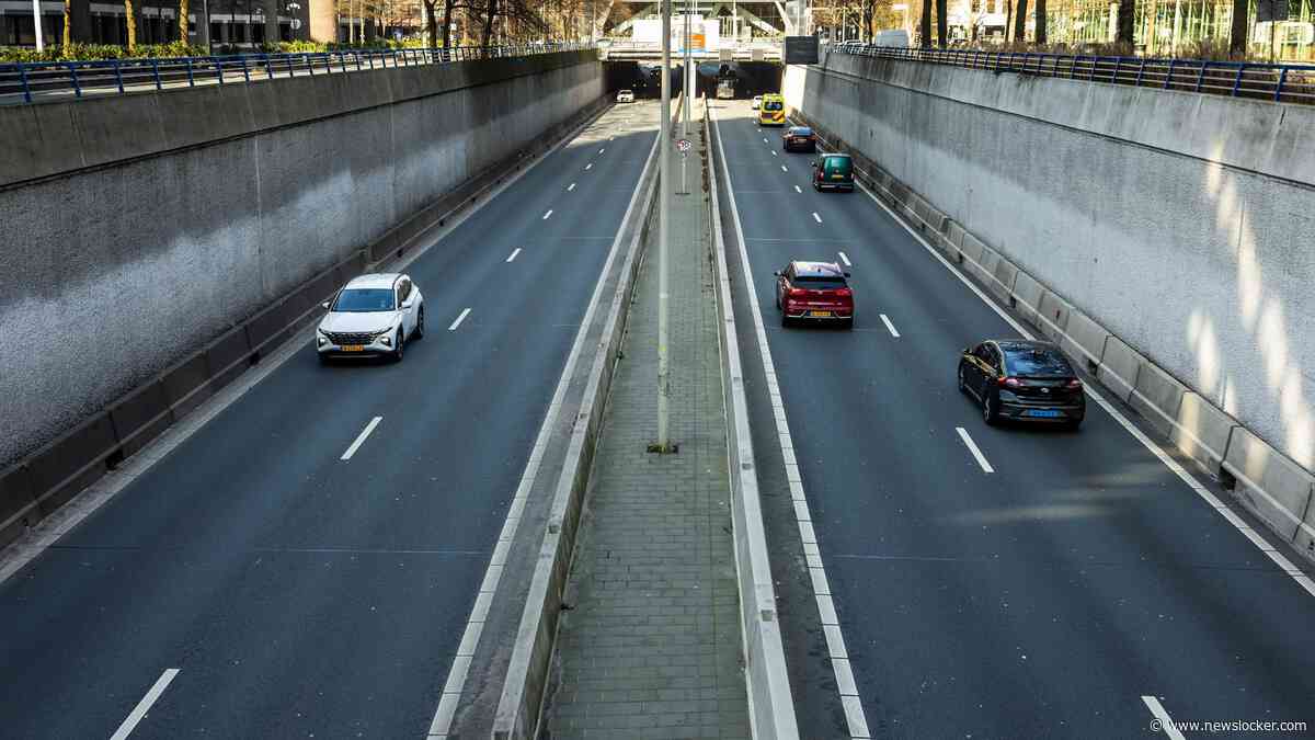 XR blokkeert opnieuw snelweg in Den Haag, burgemeester gaat ’onmiddellijk’ ontruimen