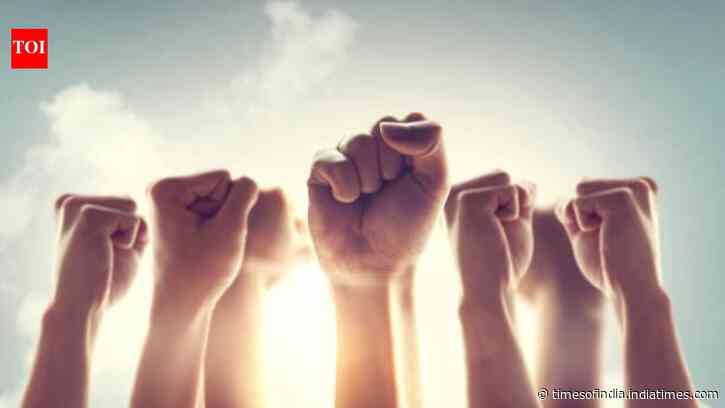 7 Powerful manifestations for confidence: Build self-belief, quiet self-doubt and step into your power with these simple manifestations you can repeat every day