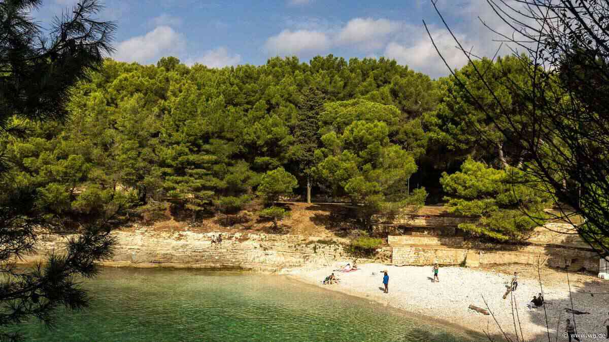 Deutscher Tourist fassungslos: Schon früh morgens waren an diesem kroatischen Strand alle Schattenplätze weg