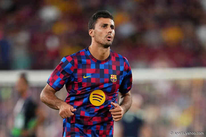 Barcelona summer signing trains away from group as he continues with specific plan