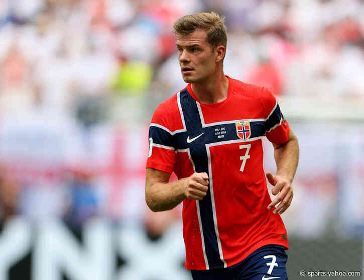 Manchester United offered the chance to sign forward for just £30m