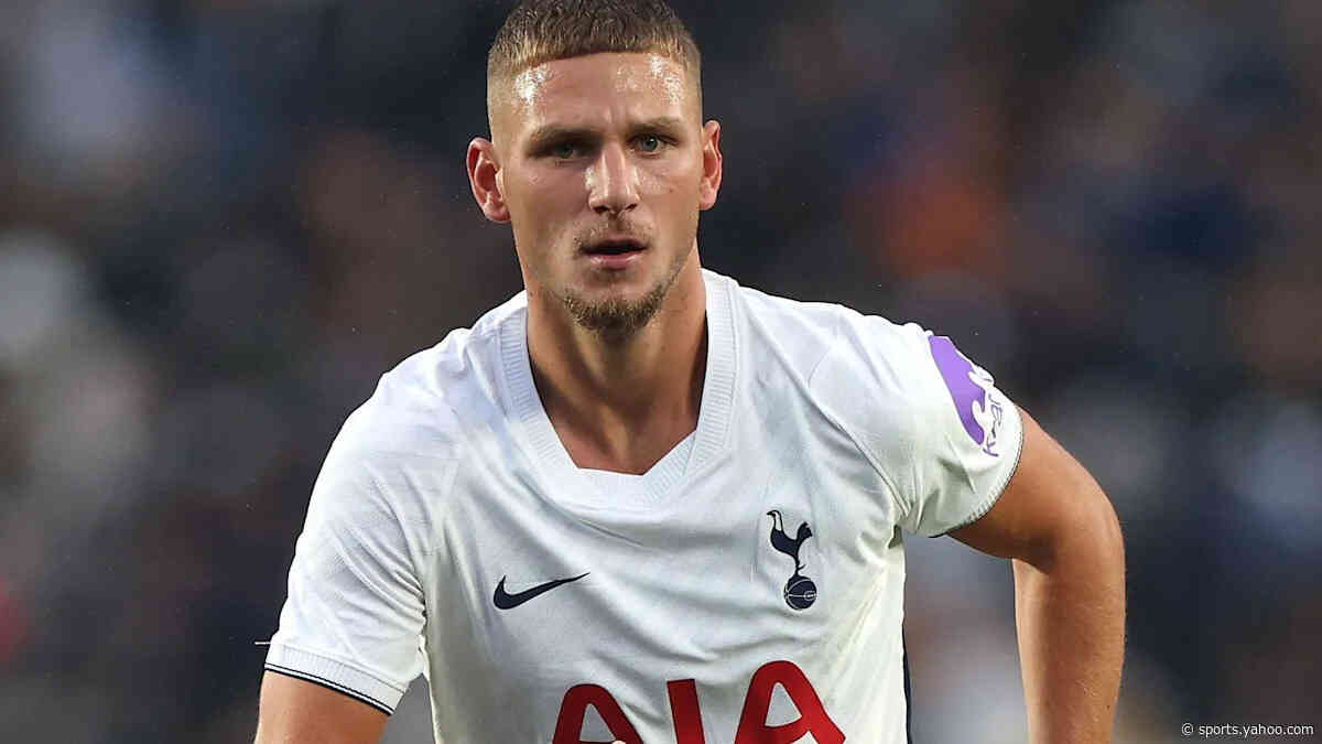 Luton sign Tottenham forward Donley on loan