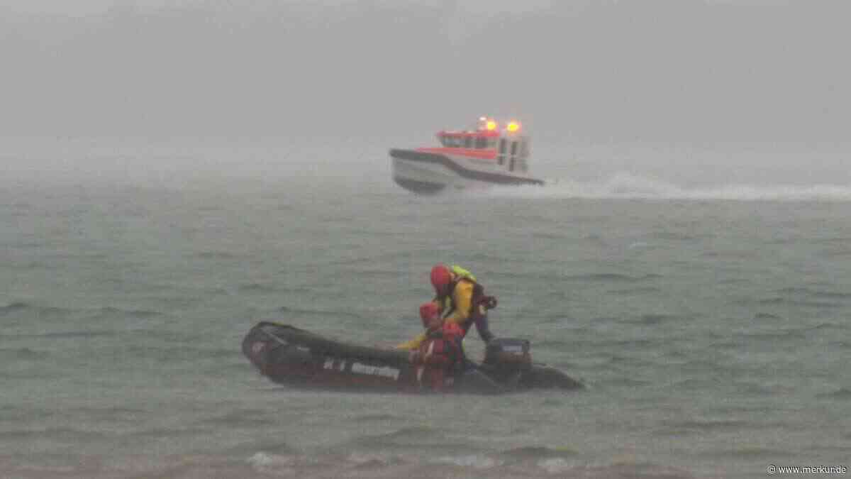 Sturm über dem Chiemsee: Vier Boote in Seenot – mehrere Rettungseinsätze