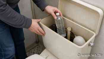 Plastikflasche im Spülkasten: Dieser Gratis-Trick senkt den Wasserverbrauch