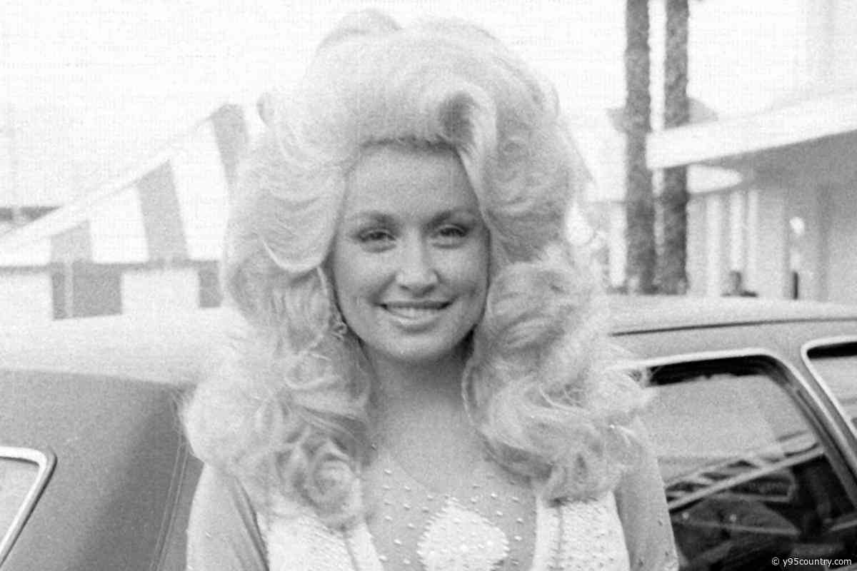 PICS: See Photos of Dolly Parton Young
