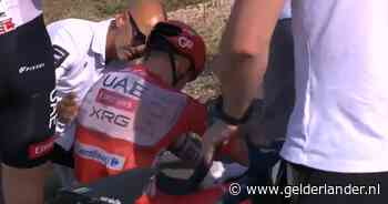 Drama voor Tadej Pogacar in Vuelta: rodetruidrager komt hard ten val en moet opgeven