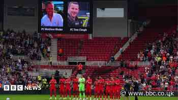 Football fans pay tribute to crash death officers