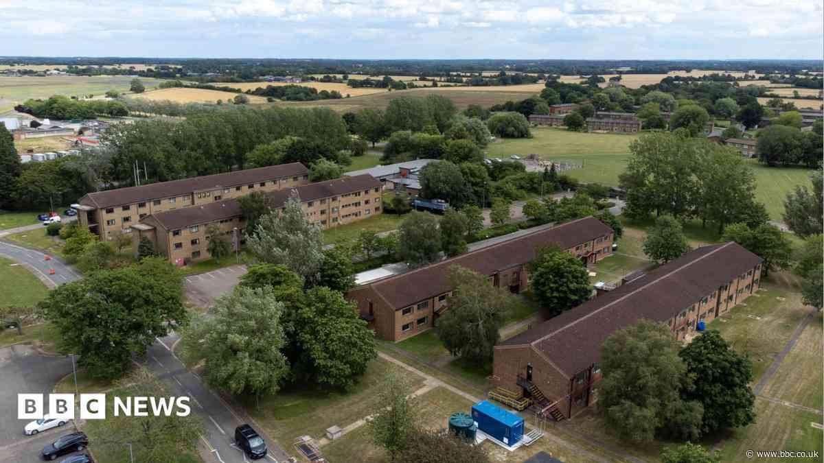 Council to hire security guards near asylum base