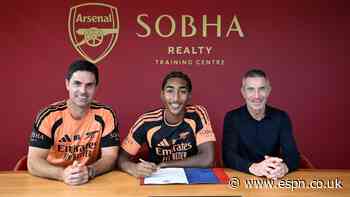 Marli Salmon, 17, signs first pro deal at Arsenal