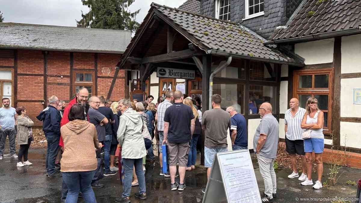 Abriss-Flohmarkt: Einmal noch quirliges Treiben im Wilscher Deutschen Heinrich