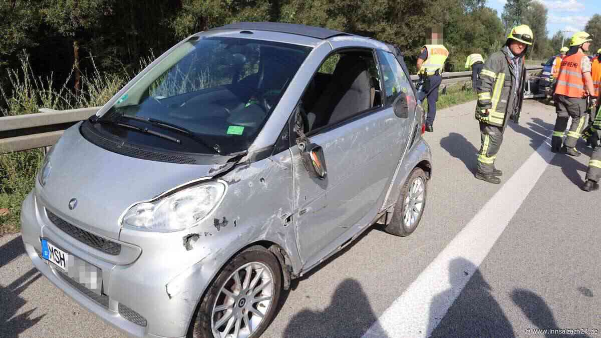 Unfall auf der A94 bei Altötting – Mercedes kracht in bremsendes Gespann