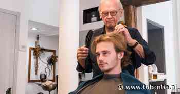 Kapper Jos (79) moet na 55 jaar abrupt zijn salon in hartje Hengelo sluiten: ‘Dat spijt me enorm’