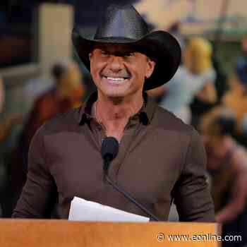 Tim McGraw Reacts After Falling Onstage During Cincinnati Concert
