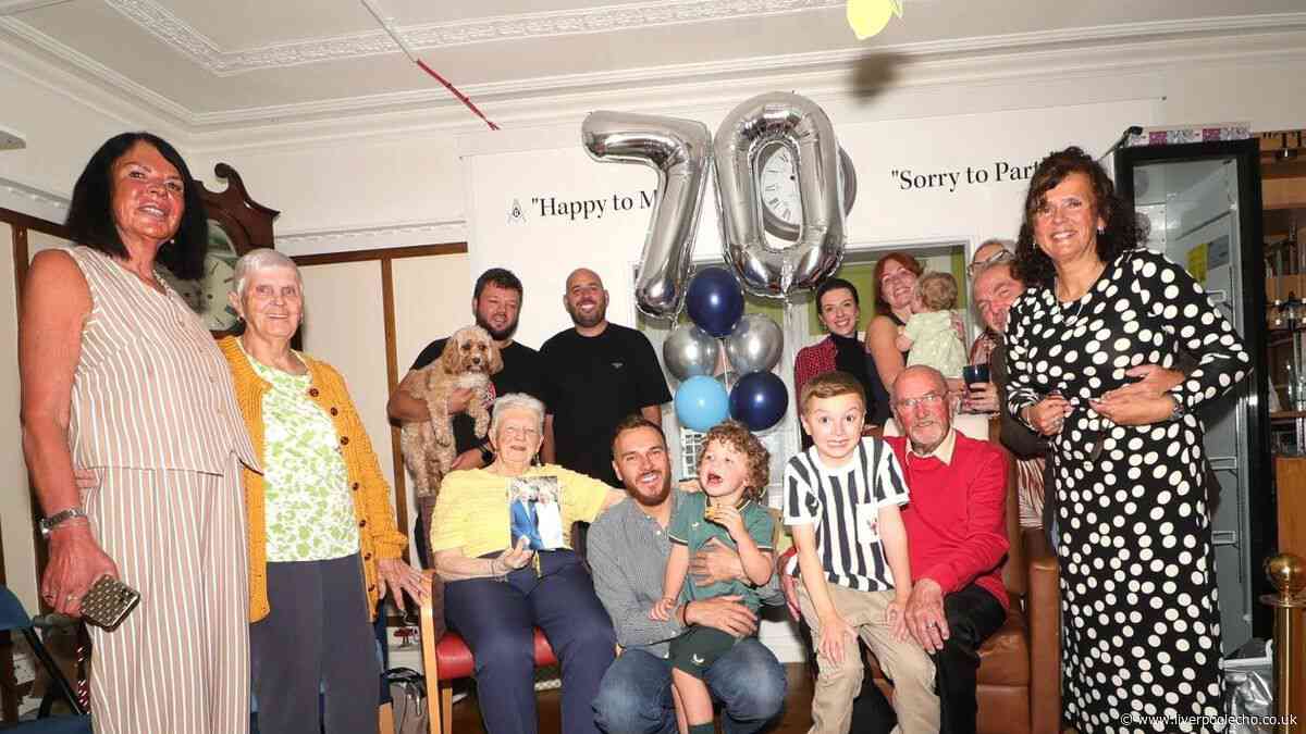Litherland's Syd and Betty mark huge milestone with very special card