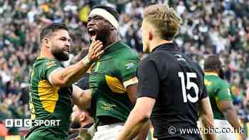 South Africa hold off All Blacks fightback to level series