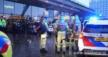 Meerdere gewonden bij steekincident op Amsterdam Centraal, mogelijk na eerdere vechtpartij