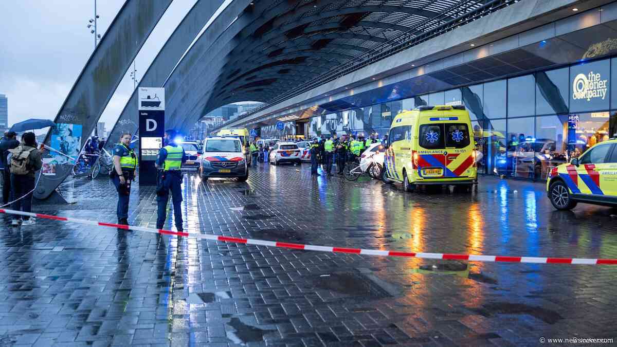 Vier gewonden naar het ziekenhuis na steekpartij bij Amsterdam Centraal