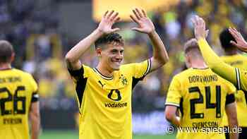 Fußball-Bundesliga: Borussia Dortmund siegt über den Hamburger SV dank Konstantinos Karetsas und Giannis Konstantelias