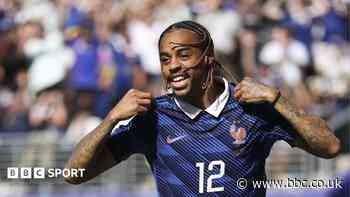 Liverpool agree £123m deal for PSG's Barcola