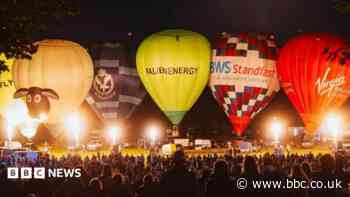 Thousands attend balloon festival night launch