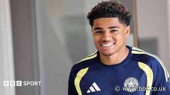 Shrewsbury sign Foxes midfielder Golding on loan