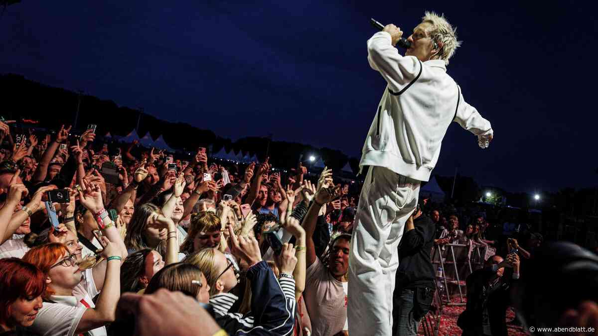 Kraftklub-Konzert auf der Trabrennbahn: Party mit Krawall und Remmidemmi