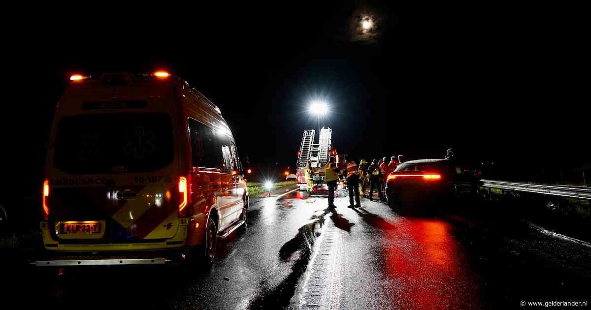 Zeker drie doden na ernstig ongeluk op dijk tussen Lelystad en Enkhuizen