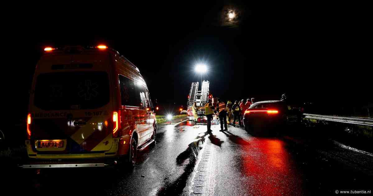 Zeker drie doden na ernstig ongeluk op dijk tussen Lelystad en Enkhuizen