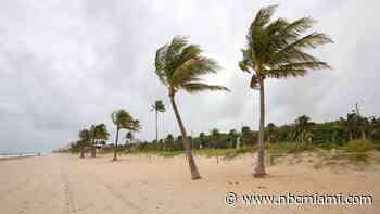 LIVE RADAR: Scattered showers drench South Florida, more rain is expected