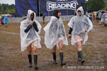 Festivalgoers set for sunshine and more showers on Sunday