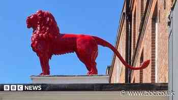Red Lion statue gets new tail in fourth repair