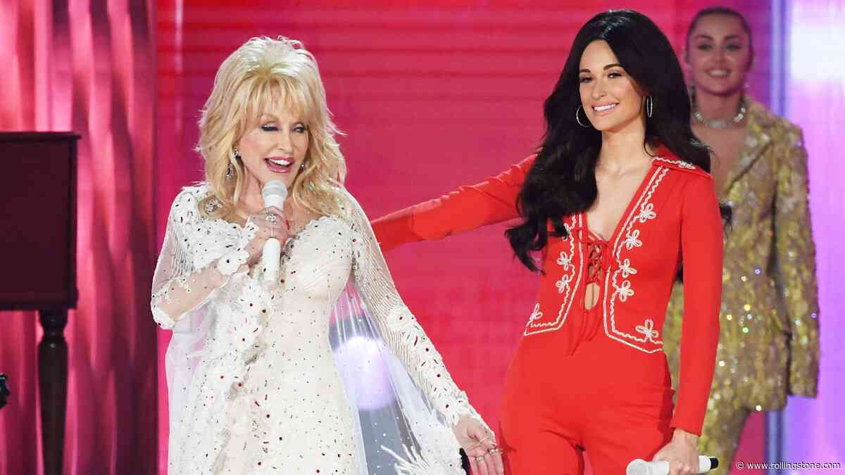 See Kacey Musgraves Cover Dolly Parton’s ‘Here You Come Again’ in Boston