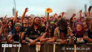 South weekly quiz: What have Reading Festival goers been urged to do?