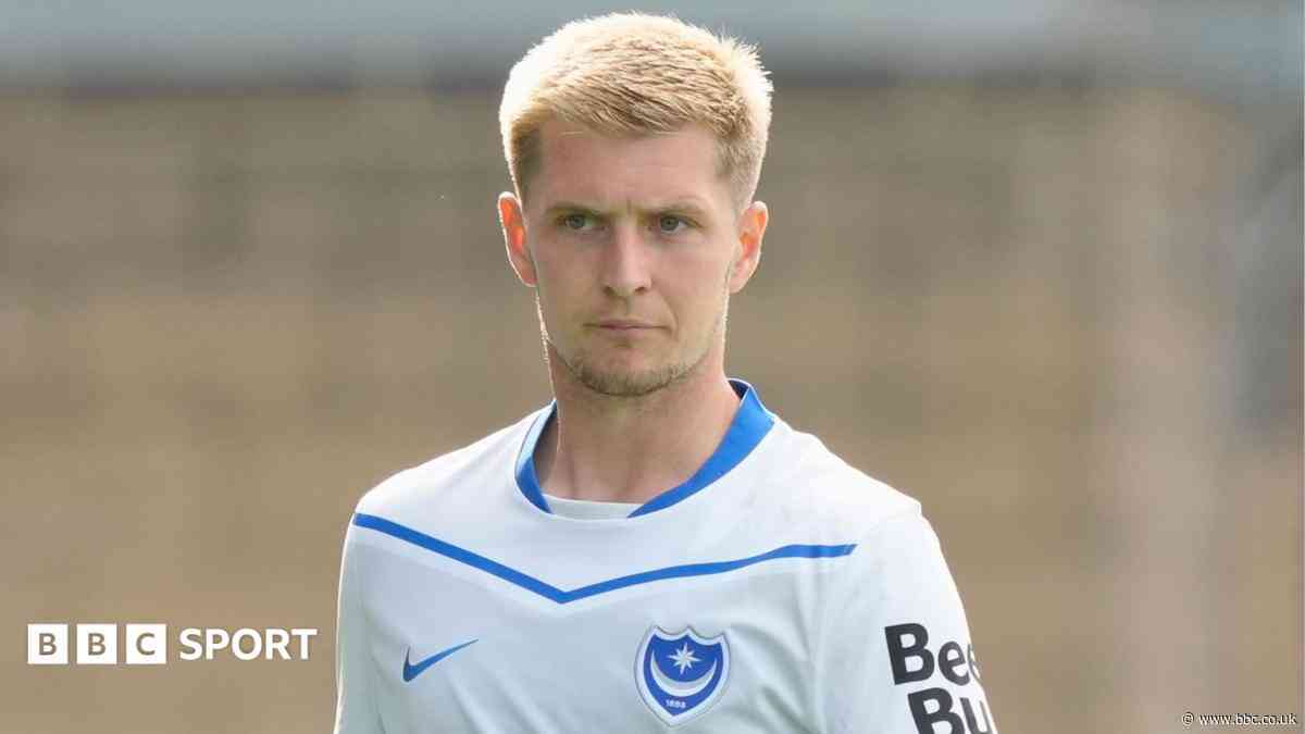 Reading sign Portsmouth defender Knight on loan