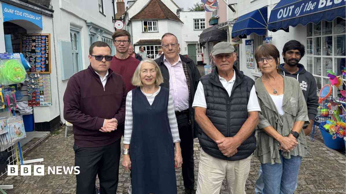Businesses criticise 'ridiculous' street displays ban