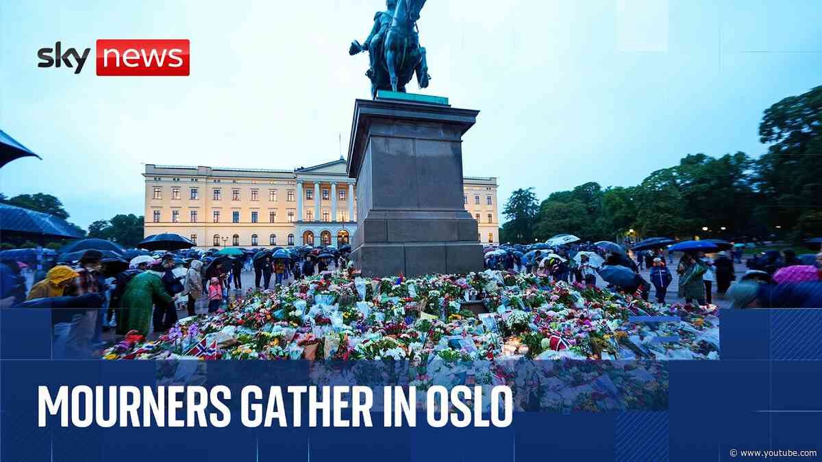 Crowds gather in Norway to mourn King Harald