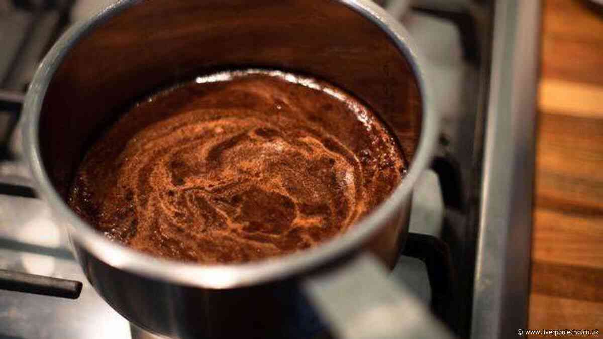 I asked professional chefs how to make the tastiest gravy — they all said the same