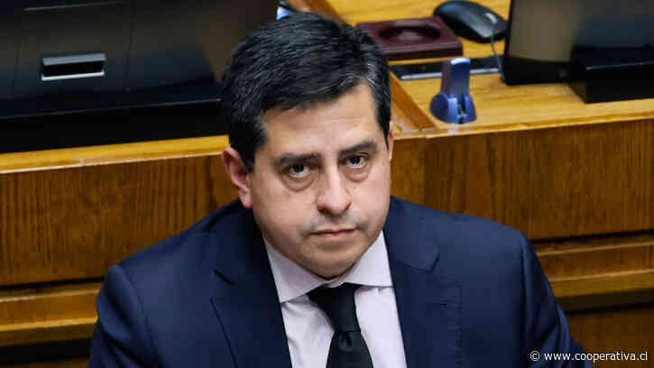 PPD Metropolitano instó a Araya a evaluar militancia: "Una cosa es conversar y otra, cruzar la vereda"