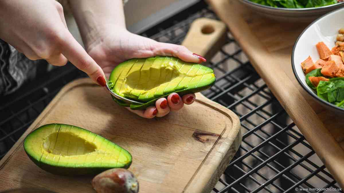 Ripe avocados stay fresh and green for '2 weeks' if you store them in 1 kitchen location