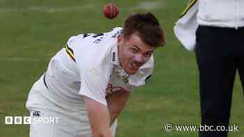 Durham need four runs to beat Gloucs on final day