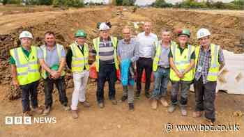 Meet the volunteers restoring 'missing mile' canal
